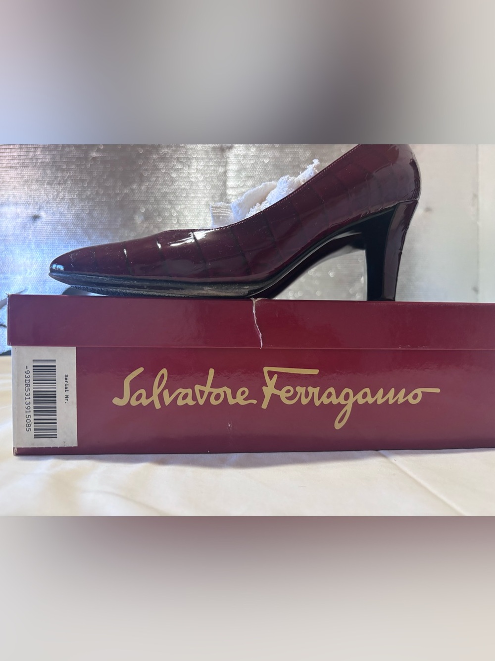 Salvatore Ferragamo GUAM Cherry Patentcalf 8 1/2 B - Picture 4 of 9